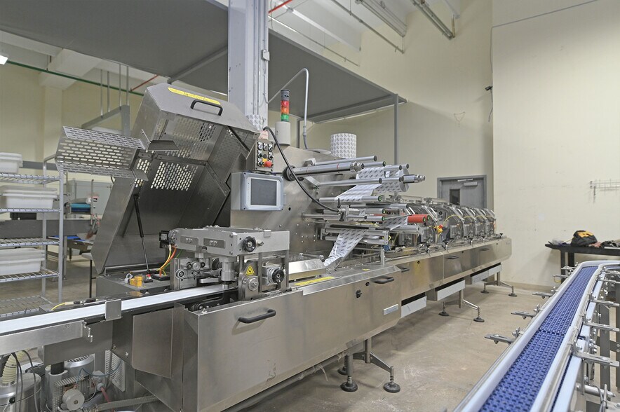 Primary Photo Of 3130 W 15th Ave, Hialeah Refrigeration Cold Storage For Sale