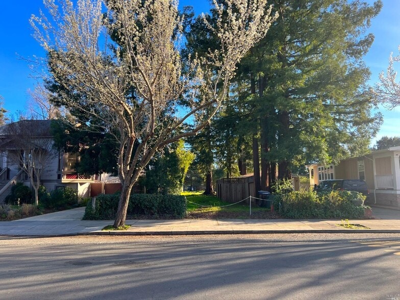 More Photos Of 1741 Pine St, Napa Land For Sale
