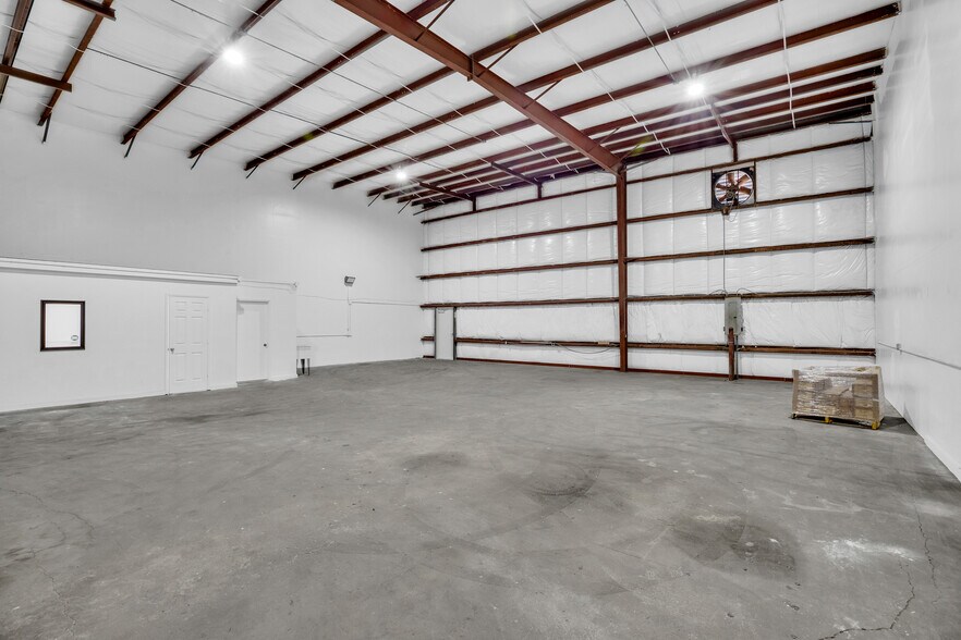 More Photos Of 300 Industrial Park Blvd, Sebastian Unknown For Lease