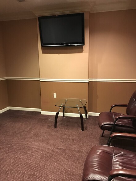 More Photos Of 225 Gordons Corner Rd, Manalapan Township Medical For Lease