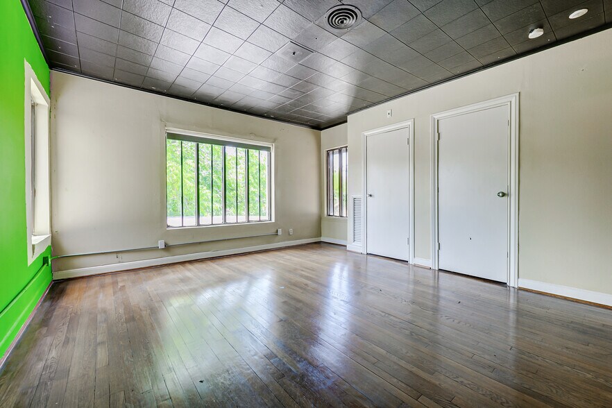 More Photos Of 2601 Prospect St, Houston Medical For Sale