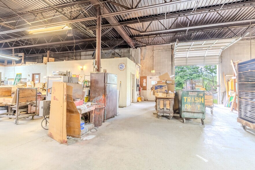 More Photos Of 55-57 Mark Dr, Delmont Light Manufacturing For Lease