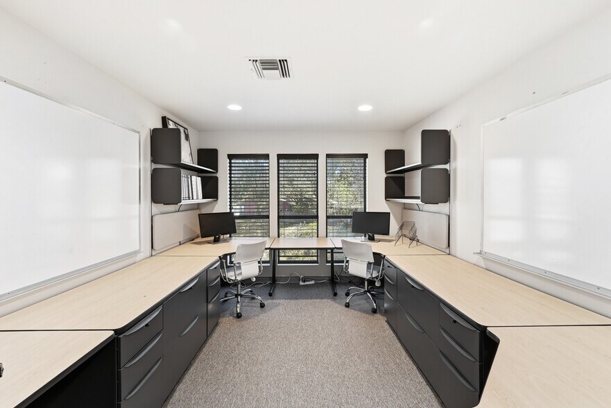 More Photos Of 8733 Shoal Creek Blvd, Austin Office For Sale