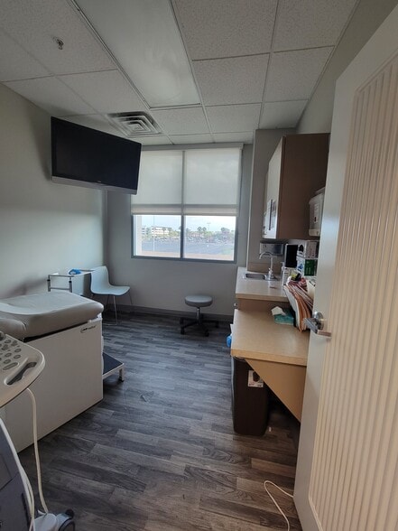 More Photos Of 2800 N Tenaya Way, Las Vegas Medical For Lease