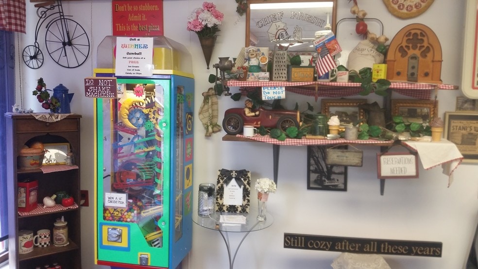 More Photos Of 204 Manitowoc St, Menasha Restaurant For Sale