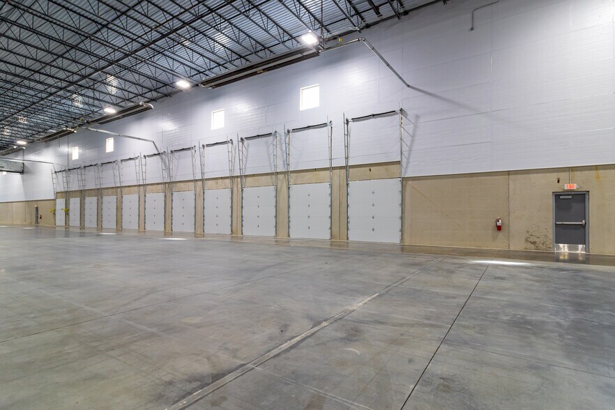 More Photos Of Bowman St, Mansfield Distribution For Lease