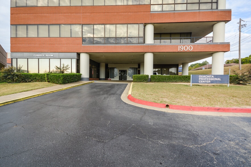 More Photos Of 1900 Malvern Ave, Hot Springs Hospital For Sale