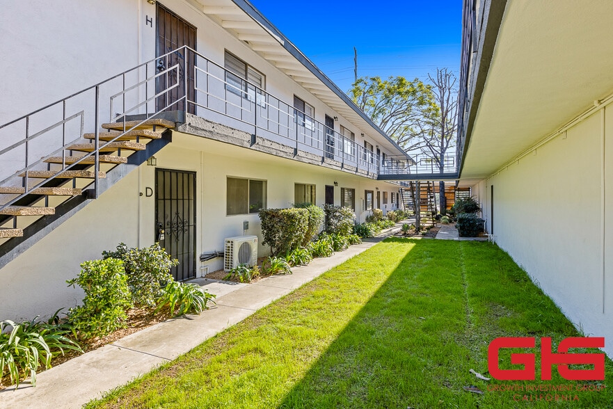 More Photos Of 521 E Live Oak Ave, Arcadia Apartments For Sale