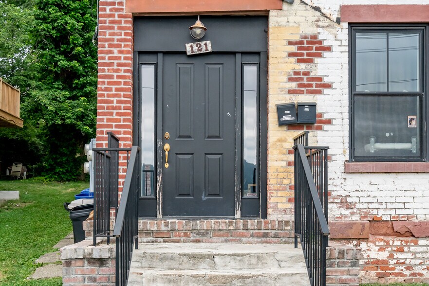 More Photos Of 121 Montgomery St, Newburgh Apartments For Sale