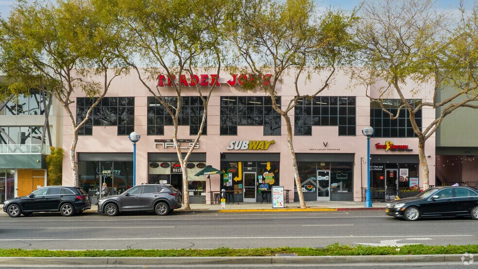 More Photos Of 8601-8621 Santa Monica Blvd, West Hollywood Restaurant For Lease