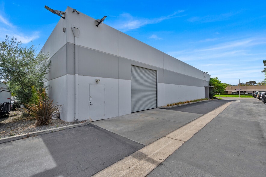 More Photos Of 23231 Vista Grande Dr, Laguna Hills Warehouse For Sale