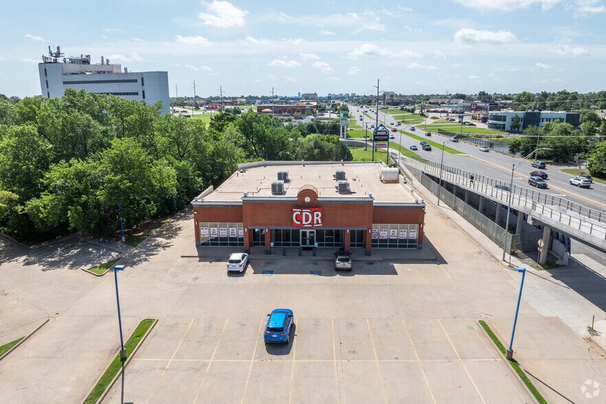 More Photos Of 5919 NW Expressway, Oklahoma City Freestanding For Sale