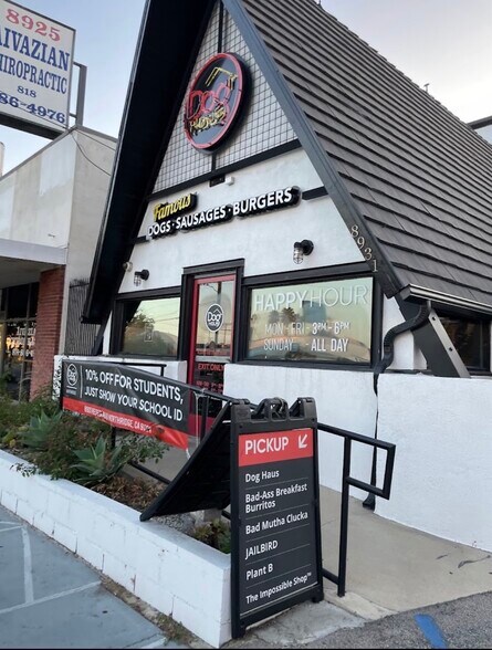 Primary Photo Of 8931 Reseda Blvd, Northridge Restaurant For Lease