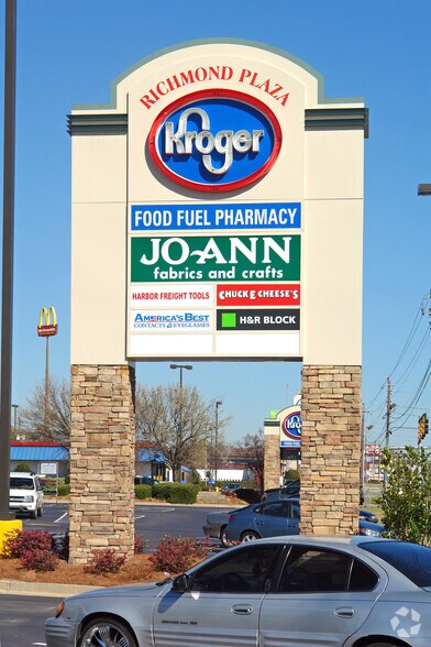 More Photos Of 3435 Wrightsboro Rd, Augusta Storefront For Lease