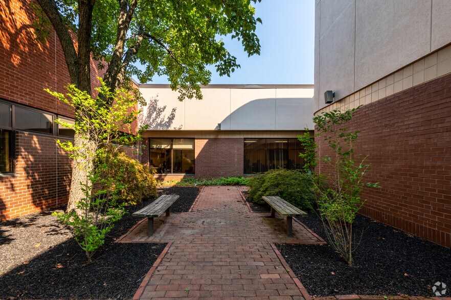 More Photos Of 165 Mill St, Leominster Medical For Lease