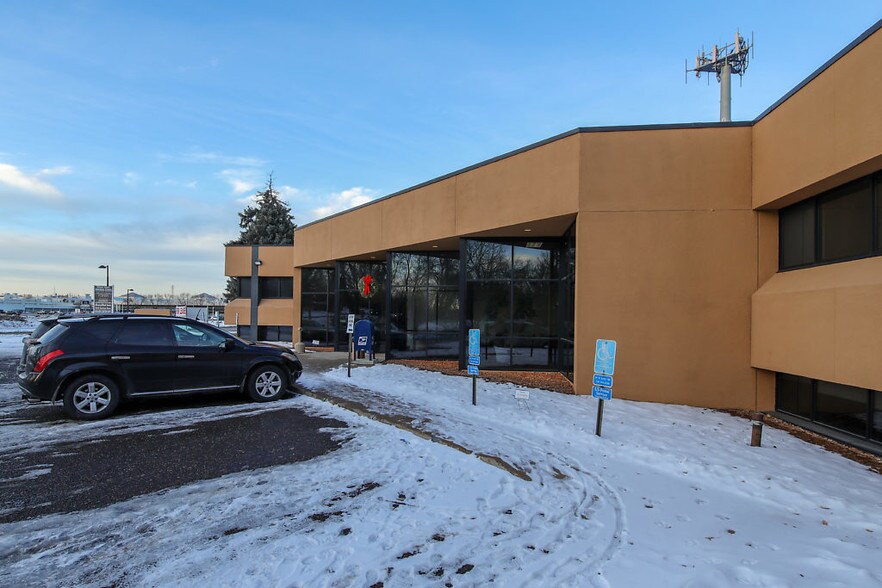 More Photos Of 1710 Douglas Dr N, Golden Valley Flex For Sale