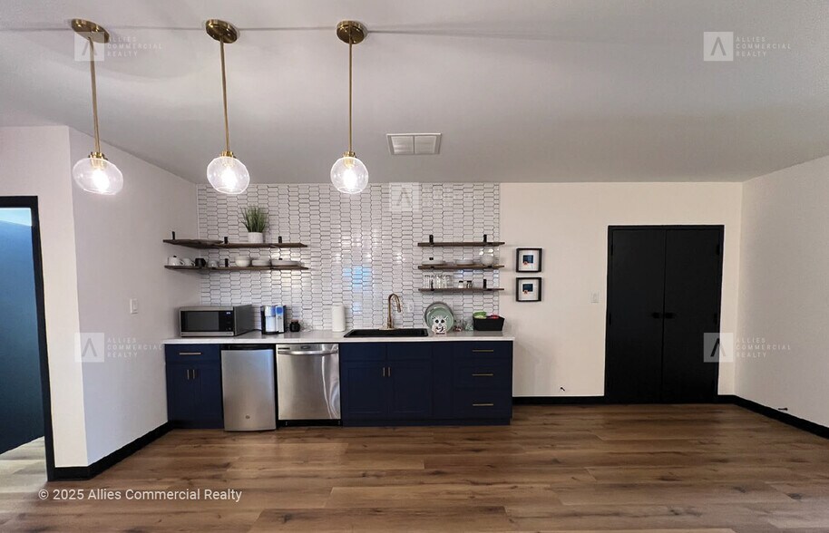 More Photos Of 7510 E 82nd St, Indianapolis Office For Lease