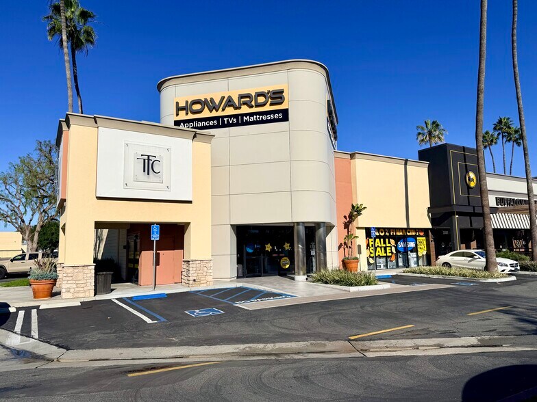More Photos Of 25355 Crenshaw Blvd, Torrance Unknown For Lease