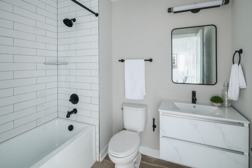 More Photos Of 2600 W Girard Ave, Philadelphia Apartments For Lease