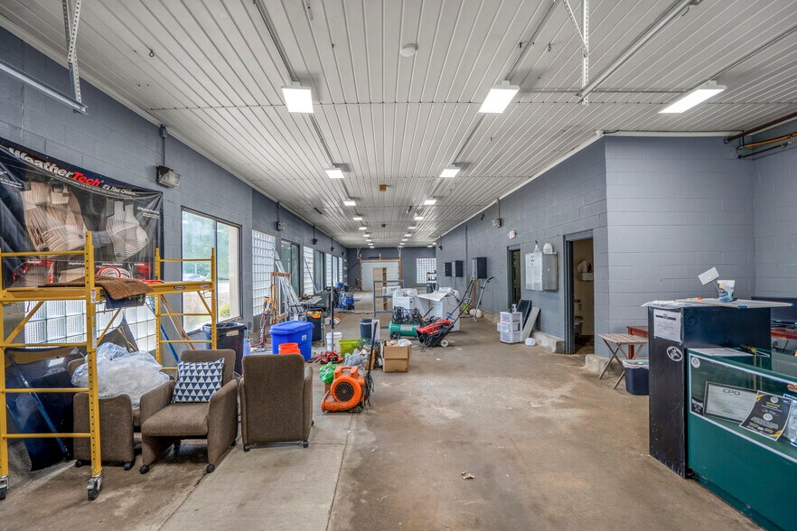 More Photos Of 7300 Lewis Ave, Temperance Carwash For Sale