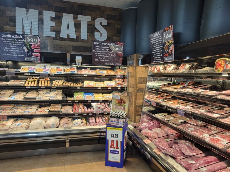 More Photos Of 261 N Main St, Liberty Freestanding For Sale