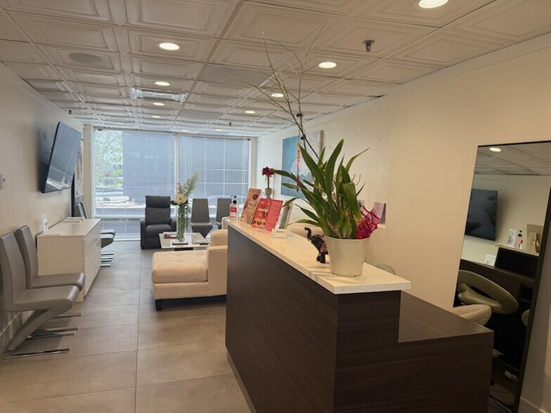 More Photos Of 200 Newport Center Dr, Newport Beach Medical For Lease