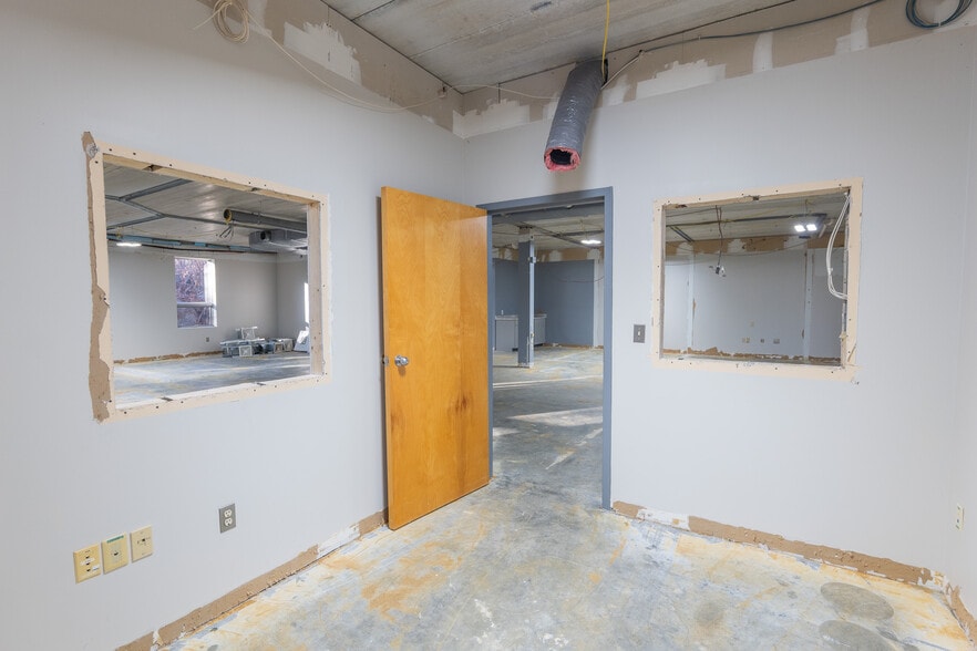More Photos Of 875 Centerville Rd, Warwick Medical For Sale