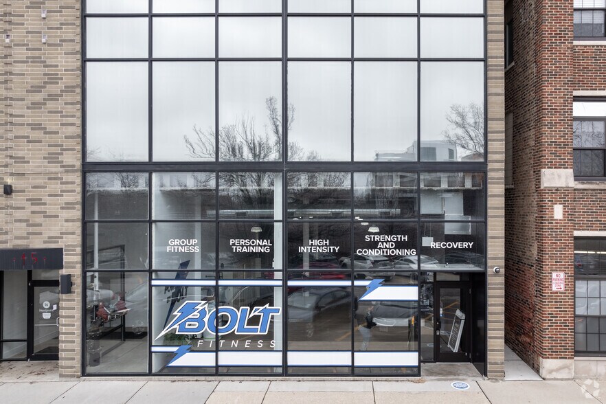 More Photos Of 4545 N Ravenswood Ave, Chicago Office For Sale