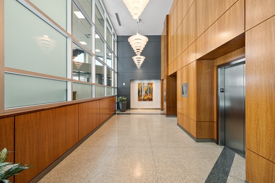 More Photos Of 1800 Glenarm Pl, Denver Office For Sale