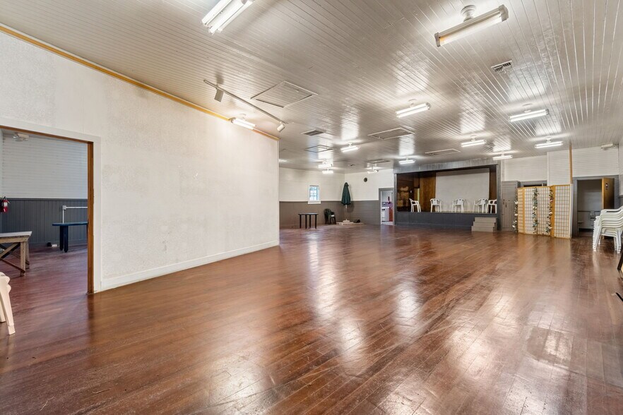 More Photos Of 121452 State Hwy 101, Orick Office For Sale