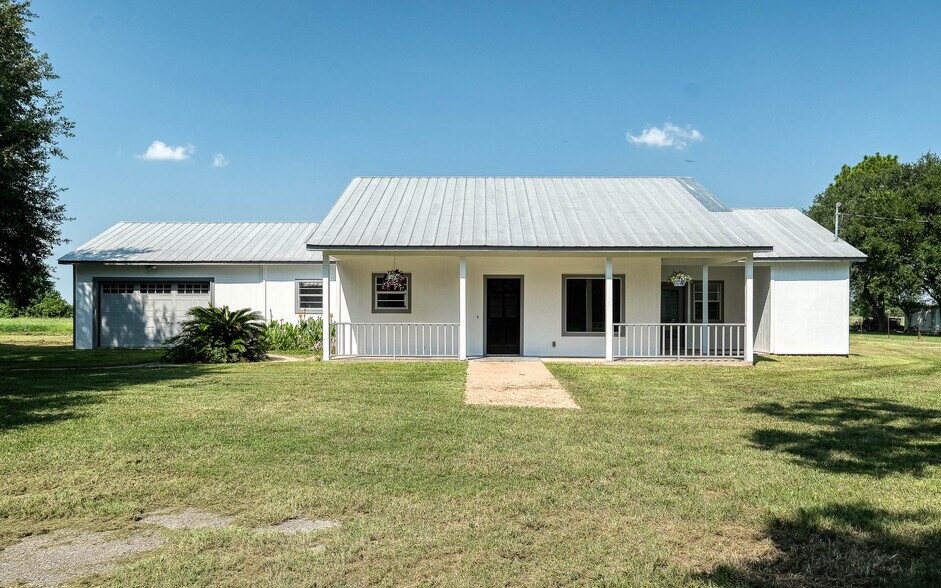 More Photos Of 20515 Kickapoo Rd, Waller Light Distribution For Sale