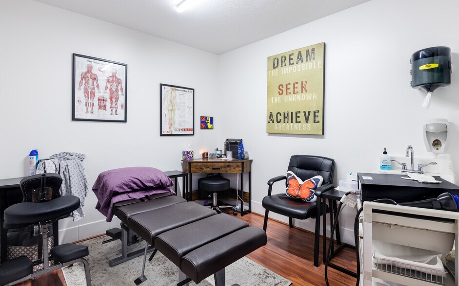 More Photos Of 12734 Kenwood Ln, Fort Myers Loft Creative Space For Lease