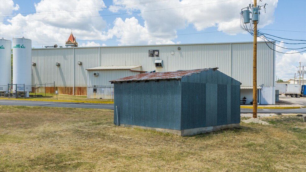 More Photos Of 301 S Main, Meridian Industrial For Sale