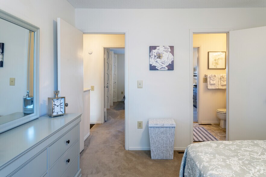 More Photos Of 1721 Ashley Hall Rd, Charleston Apartments For Sale