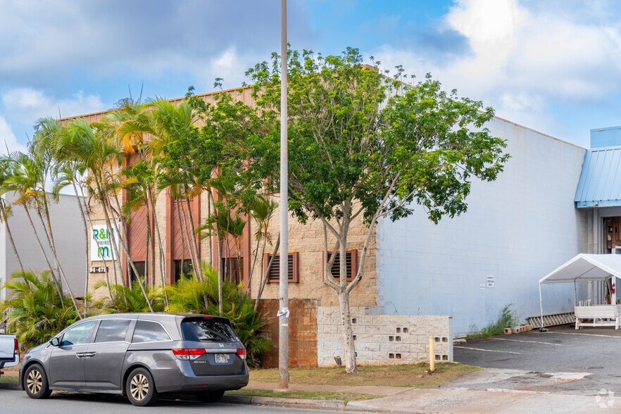 More Photos Of 94-479 Ukee St, Waipahu Flex For Lease