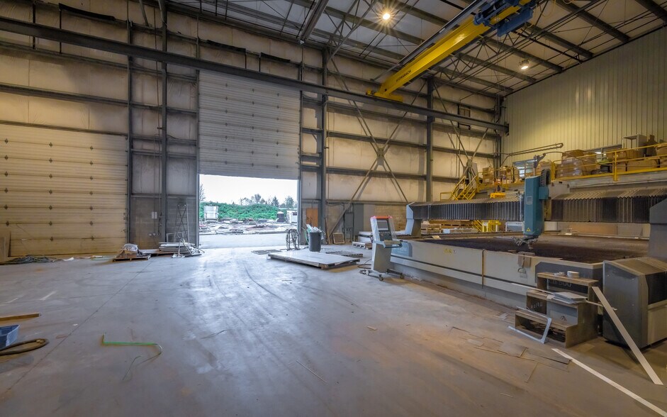 More Photos Of 29781 Fraser Hwy, Abbotsford Warehouse For Lease