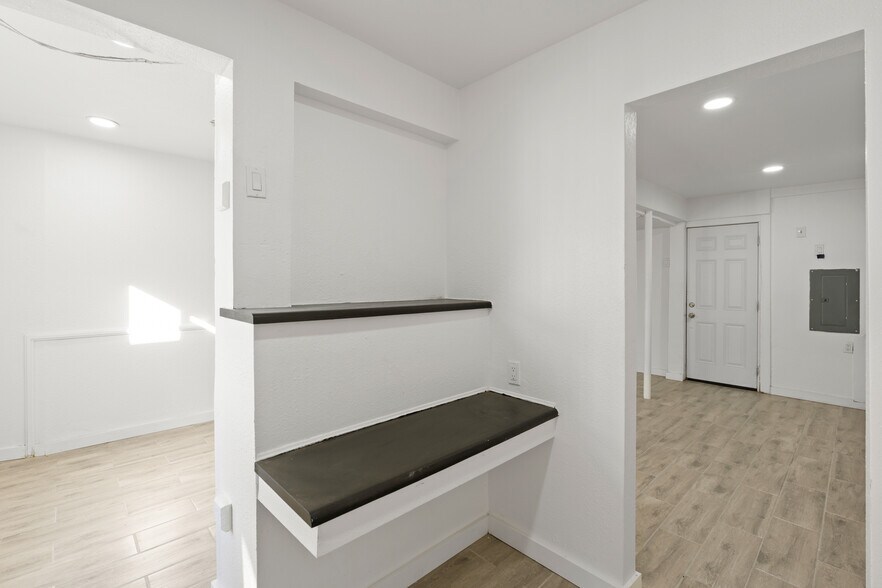 More Photos Of 1825 Baker St, Bakersfield Specialty For Sale