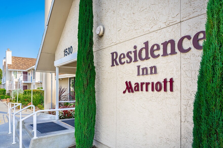 More Photos Of 1530 Howe Ave, Sacramento Hotel For Sale