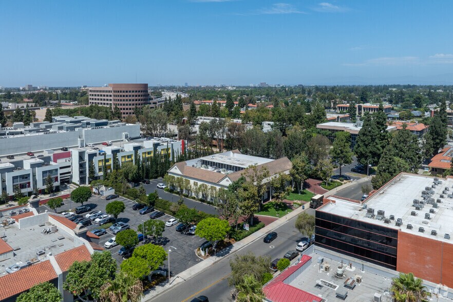 More Photos Of 250 N Golden Circle Dr, Santa Ana Office For Lease