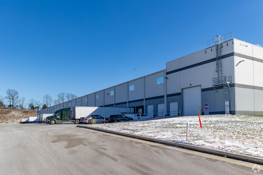 More Photos Of 501 Airpark Commerce Dr, Nashville Warehouse For Lease