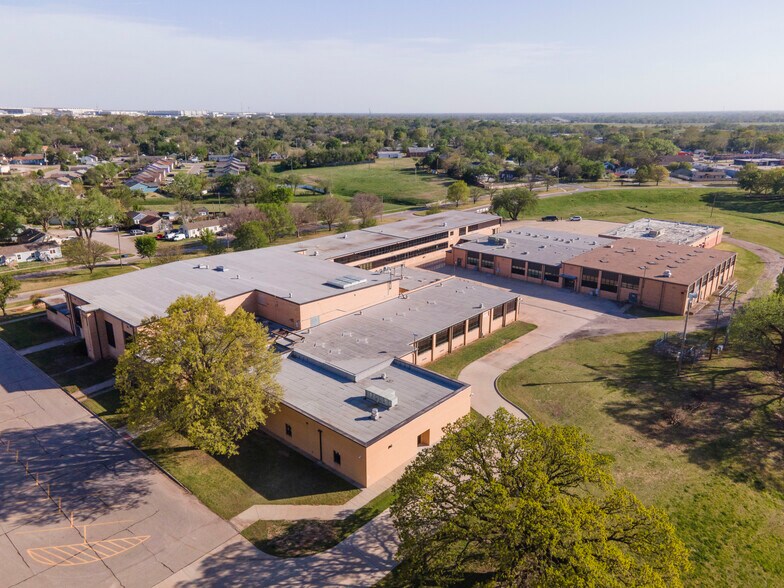 More Photos Of 3550 E Ross Pky, Wichita Specialty For Sale