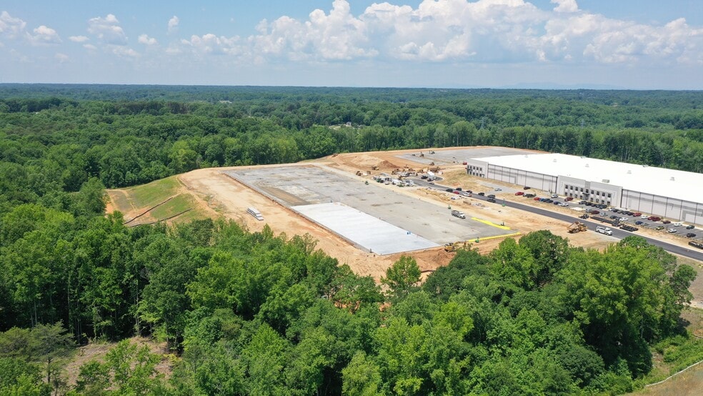 More Photos Of 7901 Indlea Point, Greensboro Manufacturing For Lease
