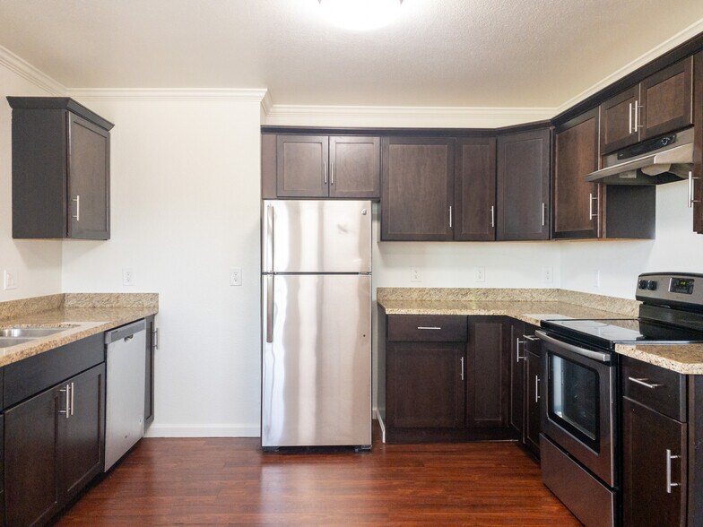 More Photos Of 801 Meadowsweet, Corte Madera Apartments For Sale