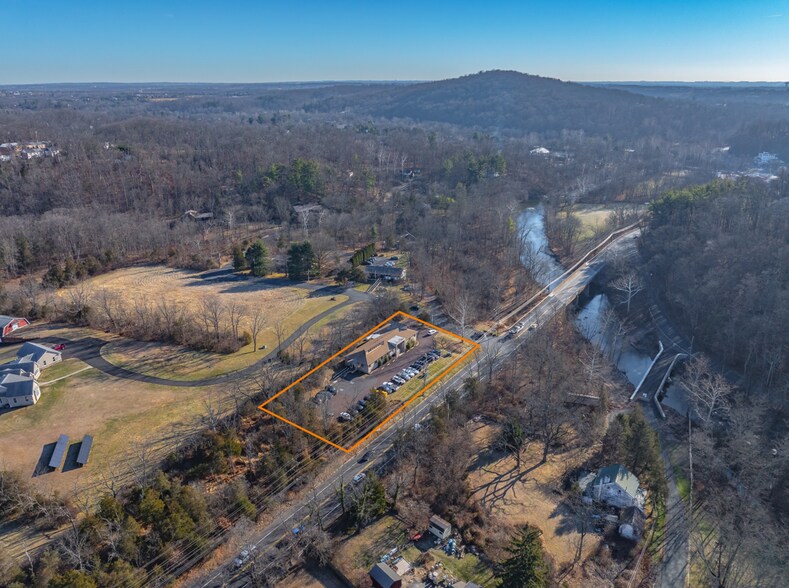 More Photos Of 102 Memorial Dr, Schwenksville Medical For Sale