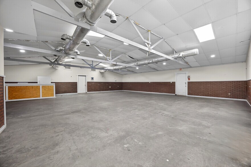 More Photos Of 4350 Augusta Rd, Lexington Restaurant For Sale