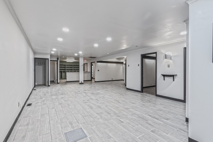 More Photos Of 9657 New Sapulpa Rd, Sapulpa Storefront Retail Office For Sale