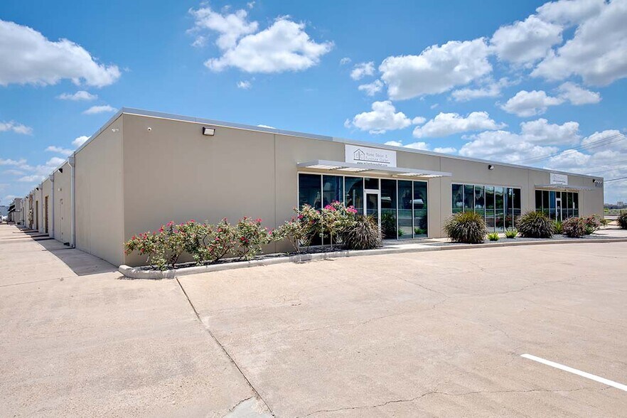 More Photos Of 9000 Hempstead Rd, Houston Unknown For Lease
