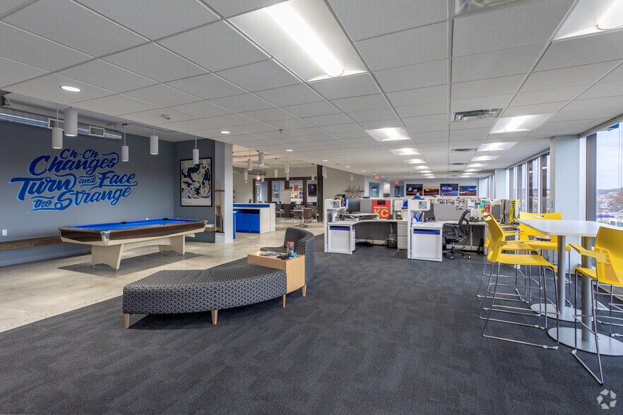 More Photos Of 5201 Johnson Dr, Mission Office For Lease