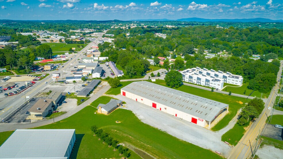More Photos Of 1208 SW, Cleveland Warehouse For Sale