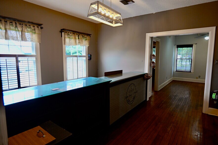 More Photos Of 1317 N Parkerson Ave, Crowley Storefront Retail Office For Sale